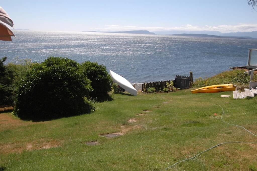 Oceanfront Paradise Comox Exterior photo